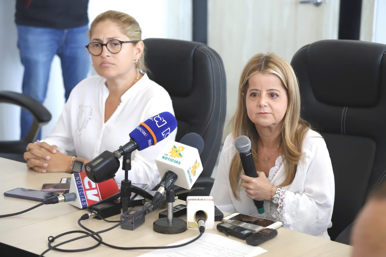 Gobernadora Elsa Noguera pide a la Procuraduría remover del cargo a gerente del CARI Gobernadora Elsa Noguera pide a la Procuraduría remover del cargo a gerente del CARI