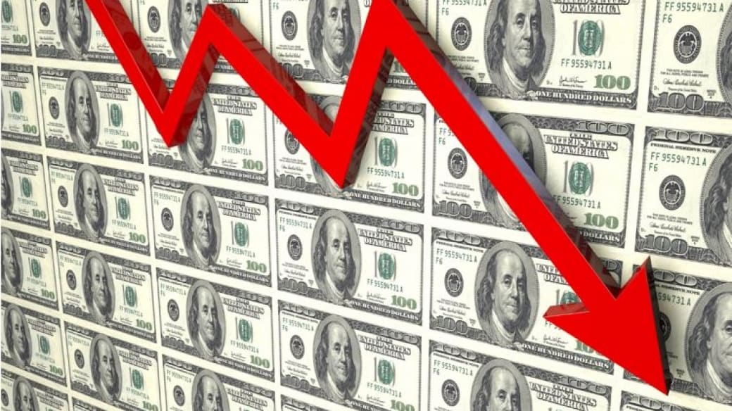Dólar sigue a la baja: cerró en $3.883, la cotización más baja del año Dólar sigue a la baja: cerró en $3.883, la cotización más baja del año