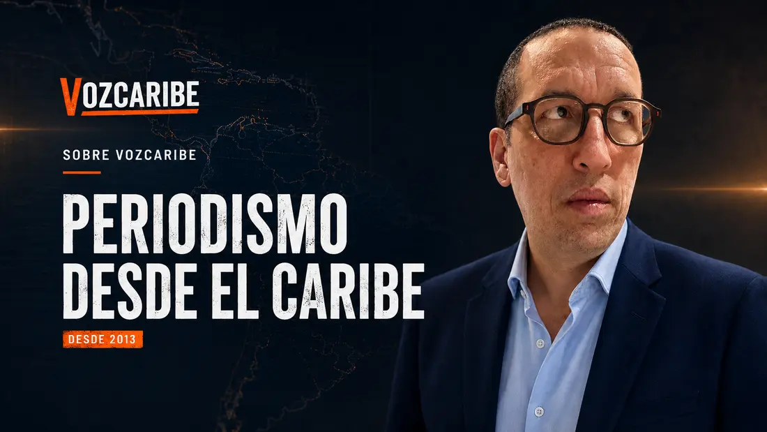 Ronald Rangel junto al mensaje Periodismo desde el Caribe y el logotipo de VOZCARIBE